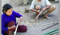 Đàn Ông Đan Lát, Đàn Bà Dệt Vải... Có Gì Liên Quan Với Nhau?