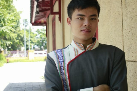 Áo dài cho đàn ông